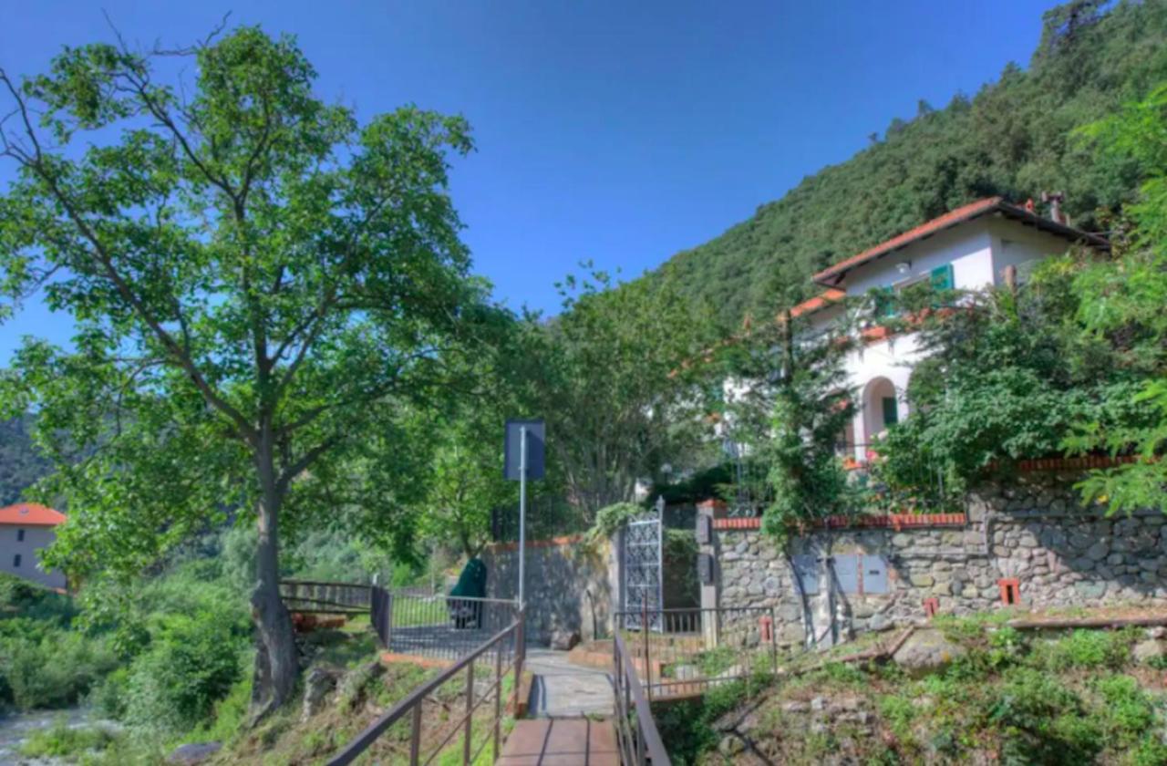 Apartamento La Casa Sul Fiume Albisola Superiore Exterior foto