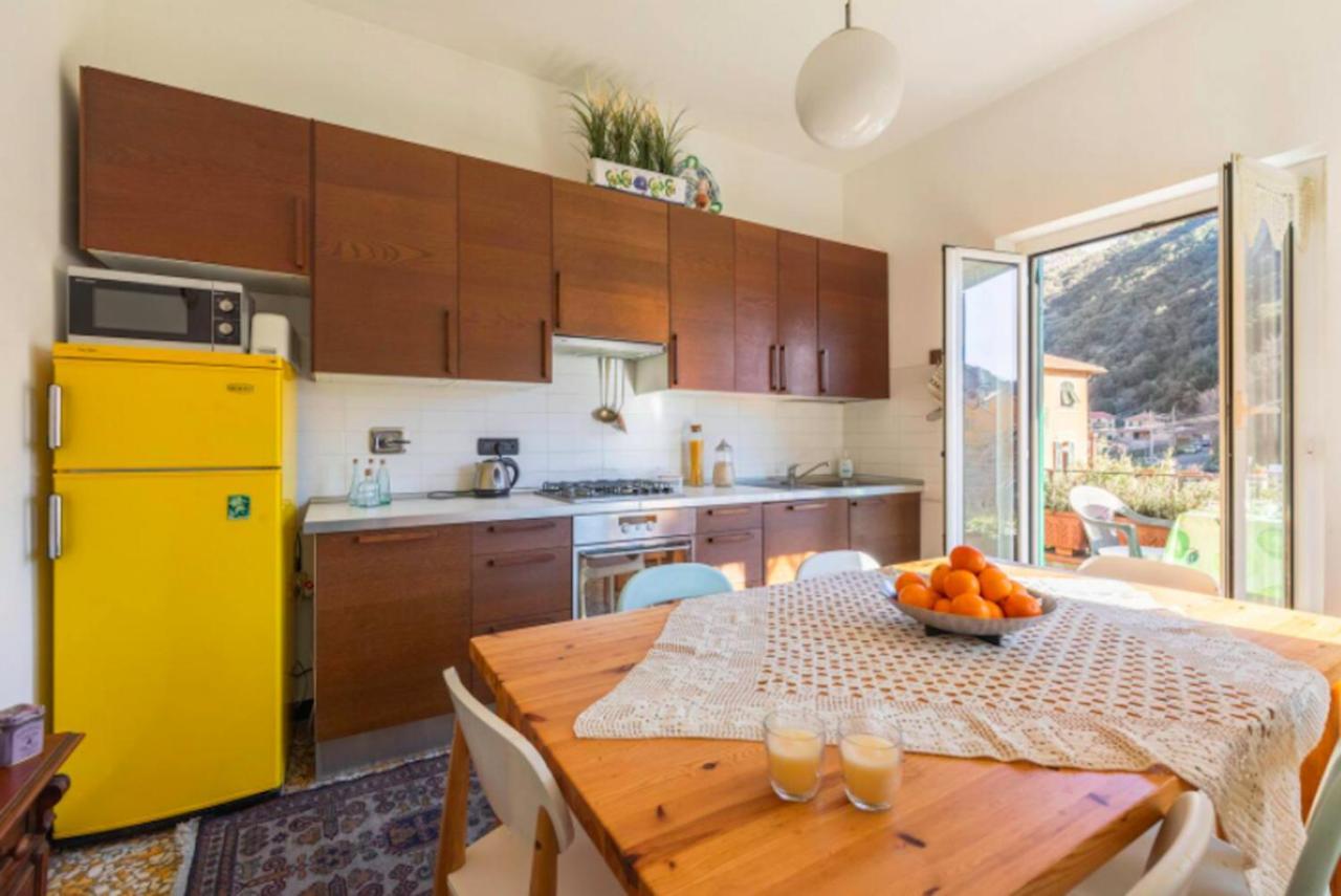 Apartamento La Casa Sul Fiume Albisola Superiore Exterior foto